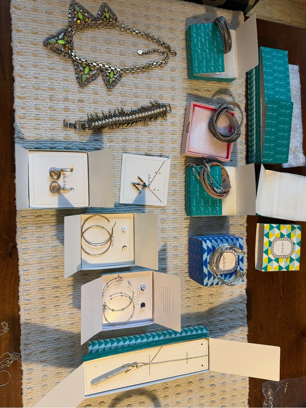 Stella & Dot jewelry lot. 11 pieces.